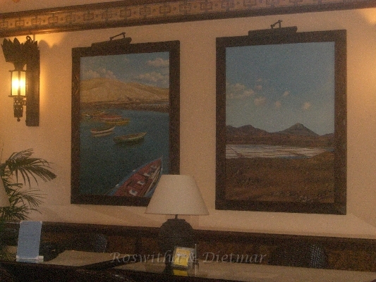 8 CIMG7512.JPG - Bild links - Hafenanlage in PalmeiraBild rechts - die Salinen von Sal (Salzgewinnung)
