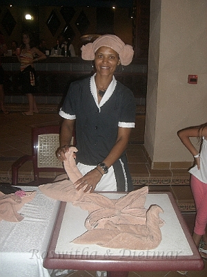 CIMG7054.JPG - Faltkunst mit Handtuechern - Live