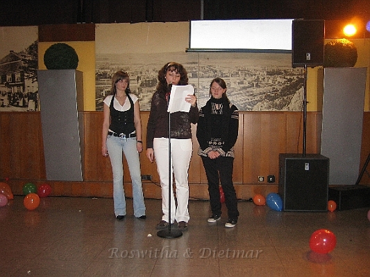 009-P422 024-600.jpg - Eine Aufführung zur Belustigung der Gäste und zu Ehren des Brautpaares